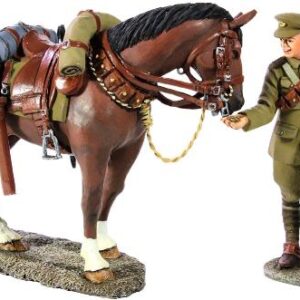 WWI Collection: 1916-18 British Lancer Feeding Horse